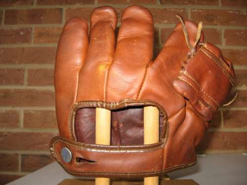 Connie Ryan Hutch 14 Back